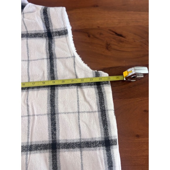 Women's Sherpa Lined Plaid Vest Cozy Checkered Button Front Fleece Layer Medium - Picture 8 of 8